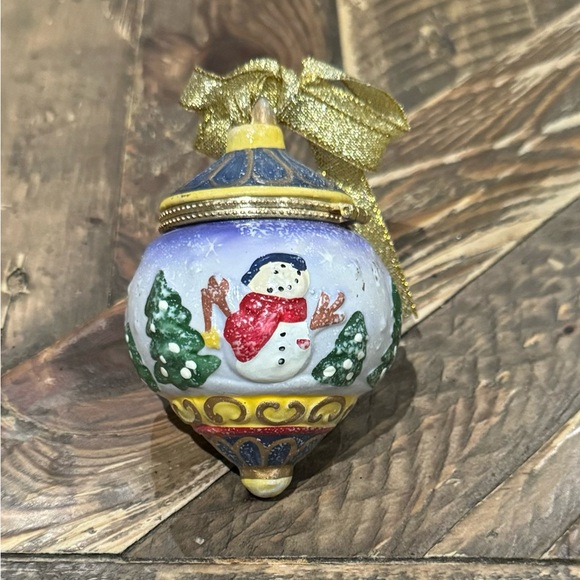 Christmas ORNAMENT Snowman trinket box Ball Bulb opens up - Picture 1 of 5